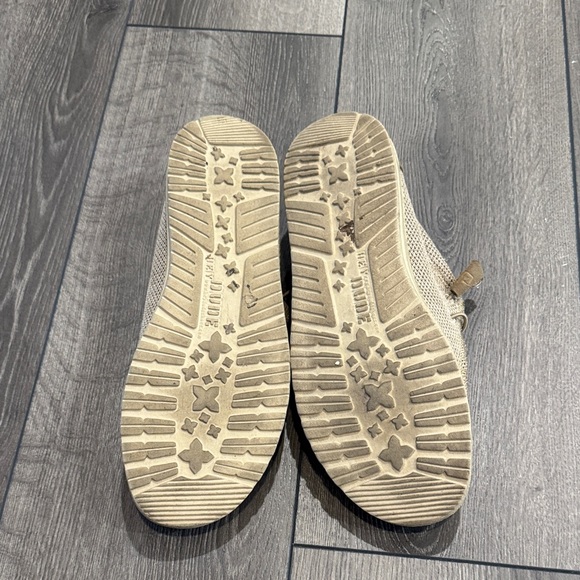 Hey Dude Men's Beige Loafers - Picture 6 of 6